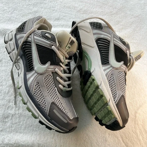 Nike Zoom Vomero 5 Cobblestone Tennis Shoes FB8825-001 Men’s 8.5 - Picture 3 of 10